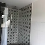度假居 Grosses In